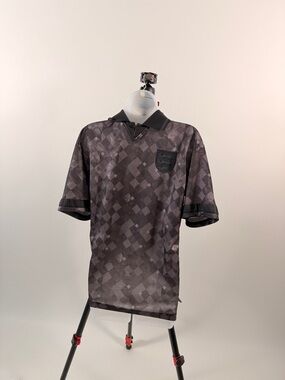 Men's Black Geometric Short-Sleeve Polo with Contrast Collar